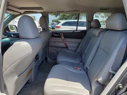 Used 2010 Toyota Highlander Limited FWD image 11