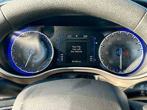 Used 2018 Chrysler Pacifica Touring Plus image 12