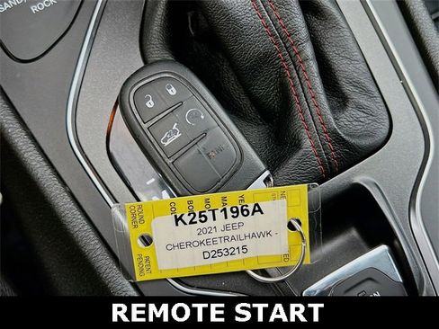 Used 2021 Jeep Cherokee Trailhawk w/ Comfort/Convenience Group image 14