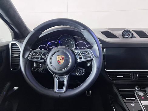 Used 2023 Porsche Cayenne Turbo AWD/4WD image 20