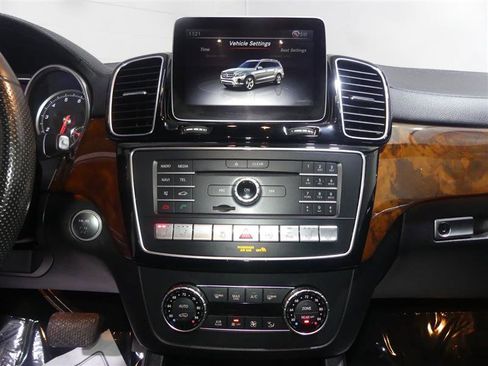 Used 2017 Mercedes-Benz GLS 550 4MATIC image 38