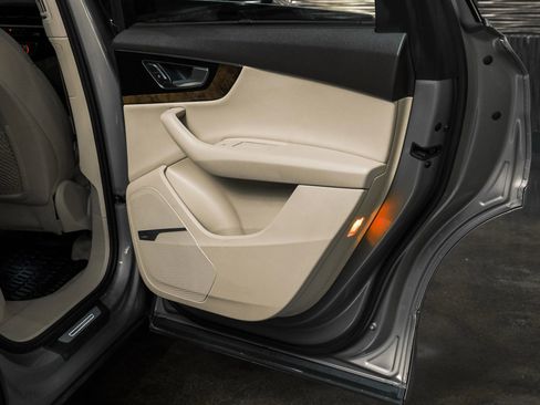 Used 2017 Audi Q7 3.0T Prestige w/ Prestige Package image 47