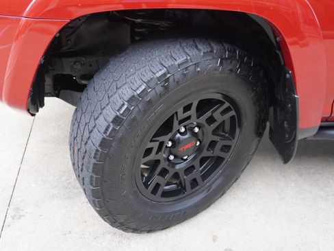 Used 2024 Toyota 4Runner TRD Off-Road Premium w/ Off Road Premium Plus Package AWD/4WD image 30