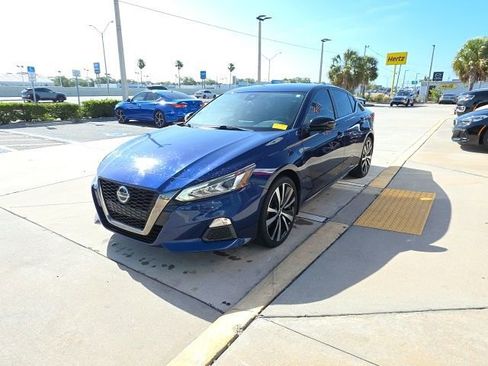 Used 2021 Nissan Altima 2.5 SR w/ SR Premium Package image 8