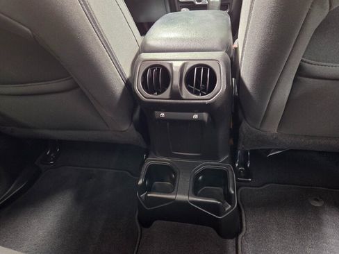 Used 2021 Jeep Wrangler Unlimited Sport image 27