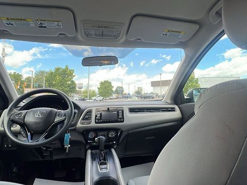 Used 2020 Honda HR-V LX image 19