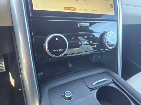 Used 2023 Land Rover Discovery S R-Dynamic image 32