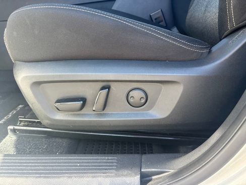 Used 2024 Nissan Rogue SV FWD image 7