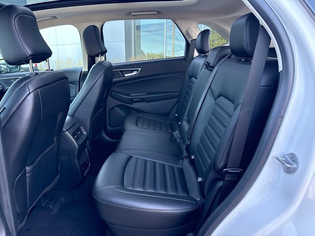 Used 2023 Ford Edge SEL w/ Convenience Package AWD/4WD image 9