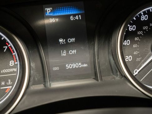 Used 2024 Toyota Camry SE image 15