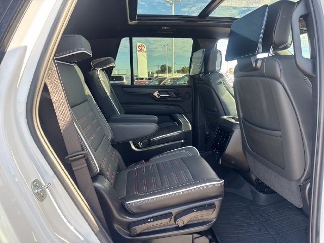 Used 2025 GMC Yukon AT4 Ultimate AWD/4WD image 13