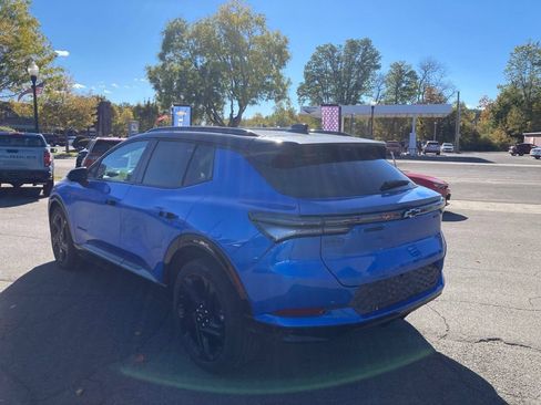 New 2026 Chevrolet Equinox EV RS w/ Convenience Package II FWD image 22