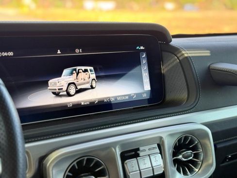 Used 2024 Mercedes-Benz G 550 image 18
