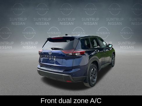 Used 2025 Nissan Rogue SV w/ SV Premium Package FWD image 7