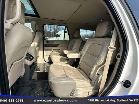 Used 2018 Lincoln Navigator Select image 18
