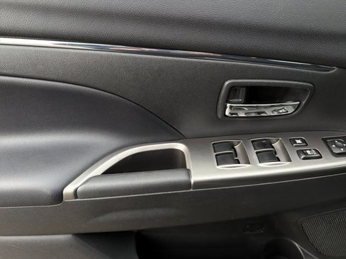 Used 2024 Mitsubishi Outlander Sport SE image 12