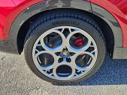 Used 2024 Alfa Romeo Tonale Veloce image 5