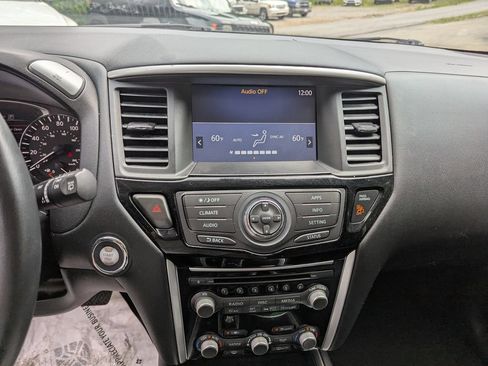 Used 2019 Nissan Pathfinder SV AWD/4WD image 10