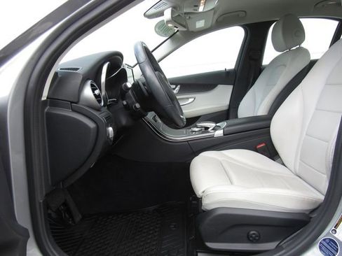Used 2016 Mercedes-Benz C 300 4MATIC Sedan image 9