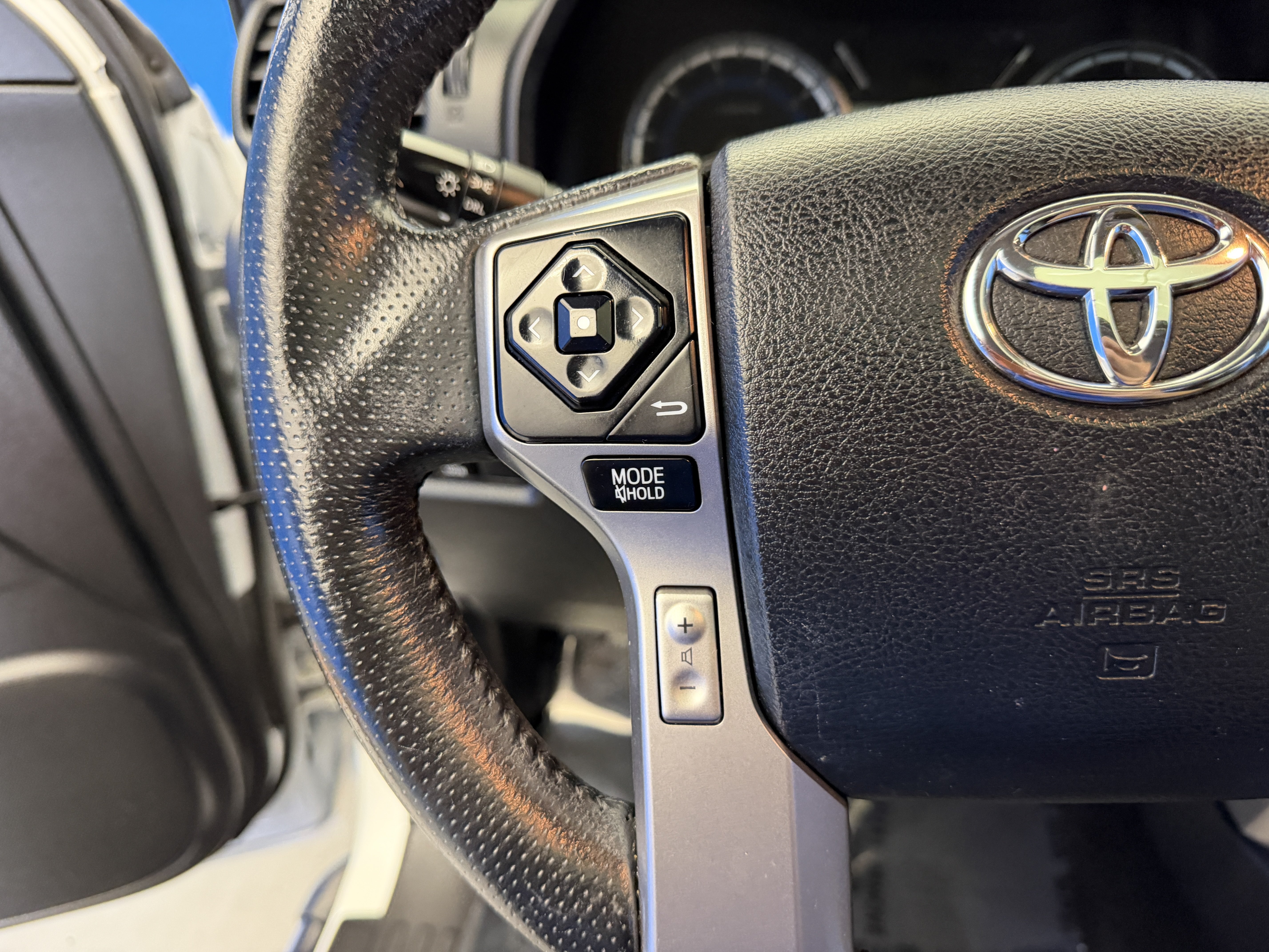 Used 2018 Toyota 4Runner SR5 Premium AWD/4WD image 16