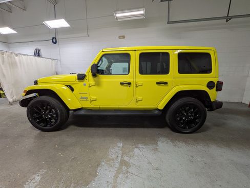 Used 2023 Jeep Wrangler Unlimited Sahara AWD/4WD image 10