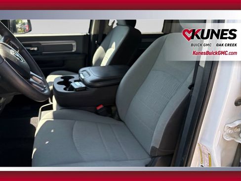 Used 2022 RAM 1500 Classic SLT AWD/4WD image 23