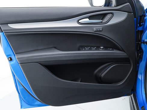 New 2025 Alfa Romeo Stelvio Sprint w/ Convenience Package image 17