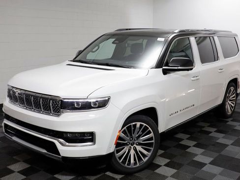 Used 2024 Jeep Grand Wagoneer L Series III image 2