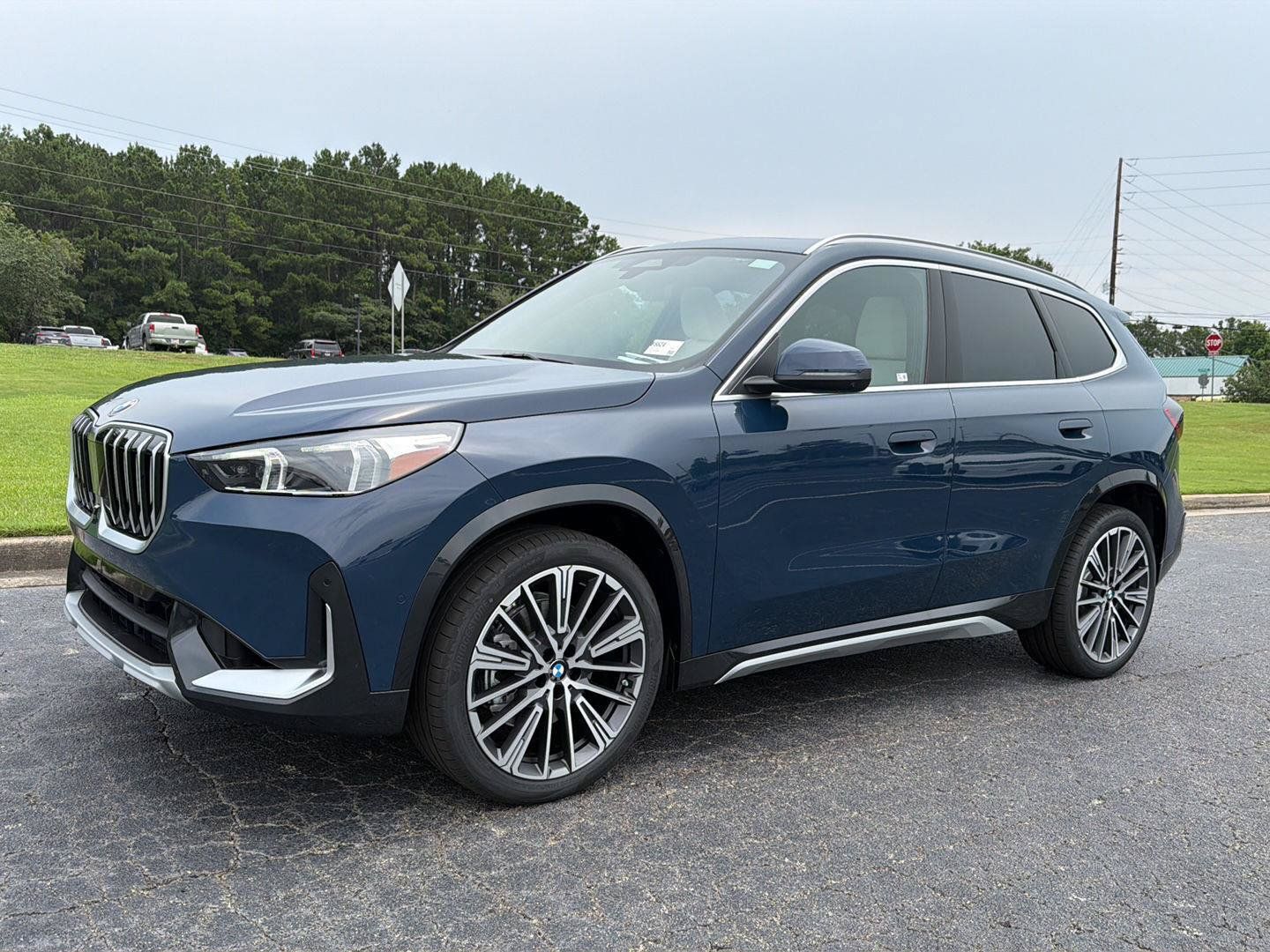 New 2026 BMW X1 xDrive28i w/ Technology Package AWD/4WD image 2