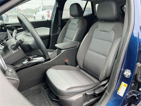 Used 2024 Chevrolet Trax LT w/ Driver Confidence Package image 18