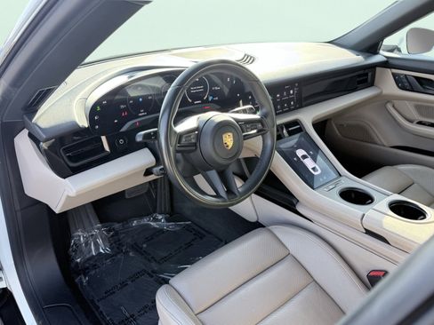 Used 2022 Porsche Taycan image 30