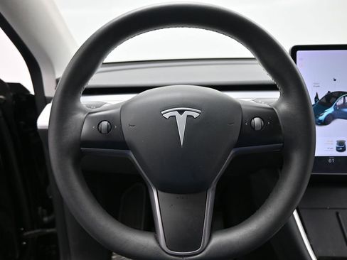 Used 2021 Tesla Model Y Long Range AWD/4WD image 11