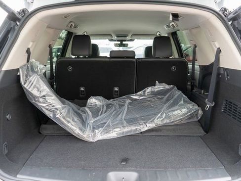 New 2026 Nissan Pathfinder SL image 8