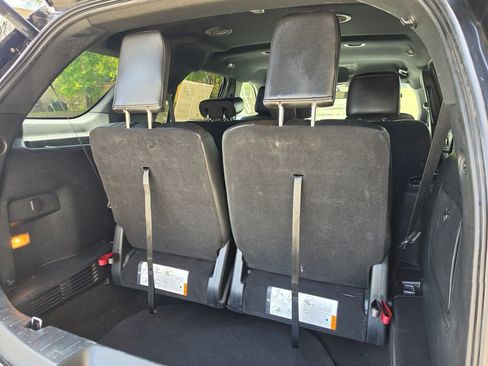 Used 2018 Ford Explorer XLT w/ Equipment Group 202A image 40