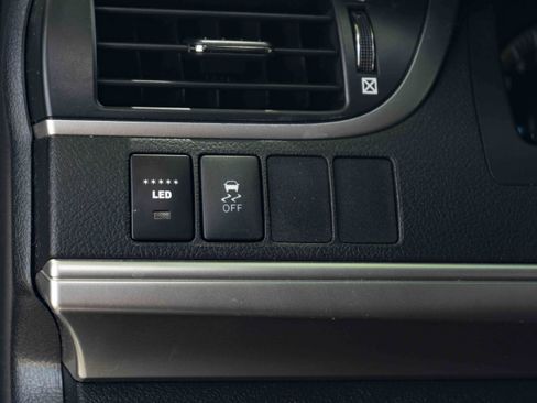 Used 2013 Toyota Camry SE FWD image 35