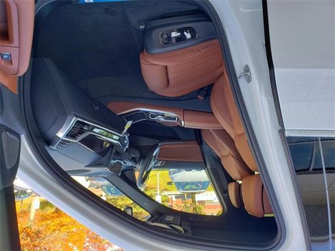 New 2026 BMW X5 xDrive50e image 17