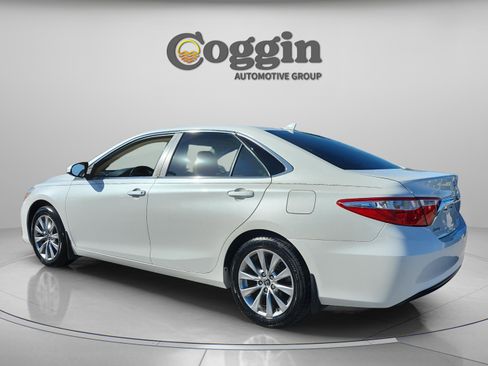Used 2015 Toyota Camry XLE image 2