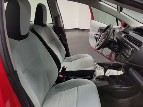 Used 2013 Toyota Prius C One image 21
