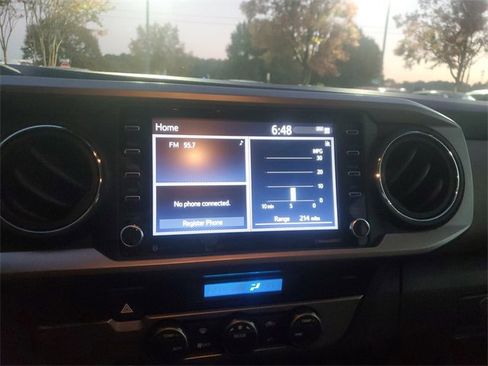 Used 2022 Toyota Tacoma 2WD Double Cab image 19