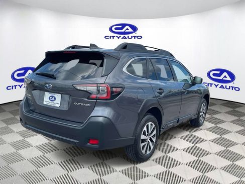 Used 2023 Subaru Outback Premium AWD/4WD image 4