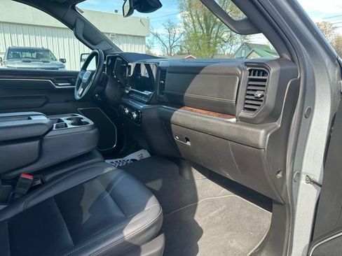 Used 2025 GMC Sierra 1500 SLT AWD/4WD image 10