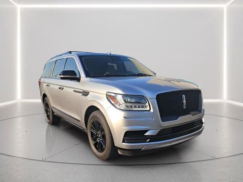 Used 2021 Lincoln Navigator Reserve w/ Luxury Package AWD/4WD image 7