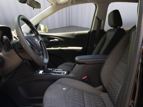 Used 2023 Chevrolet Equinox LT AWD/4WD image 2