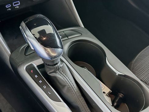 Used 2025 Buick Envista Preferred image 24