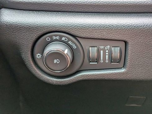 Used 2023 Chrysler Pacifica Touring-L w/ S Appearance Package FWD image 26