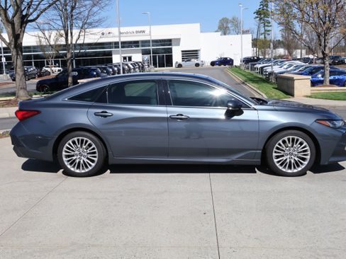 Used 2019 Toyota Avalon Limited w/ Advanced Safety Package image 10