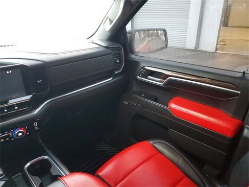 Used 2023 GMC Sierra 1500 Elevation w/ Preferred Package image 11