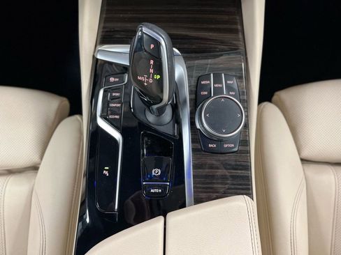 Used 2021 BMW 530i xDrive w/ Convenience Package image 26