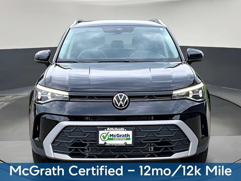 Used 2025 Volkswagen Taos SE AWD/4WD image 2