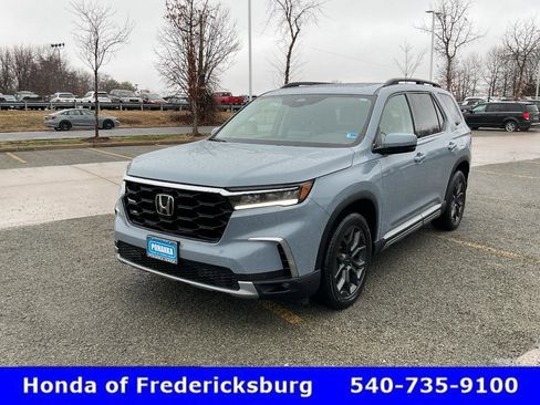 Certified 2024 Honda Pilot Touring image 2